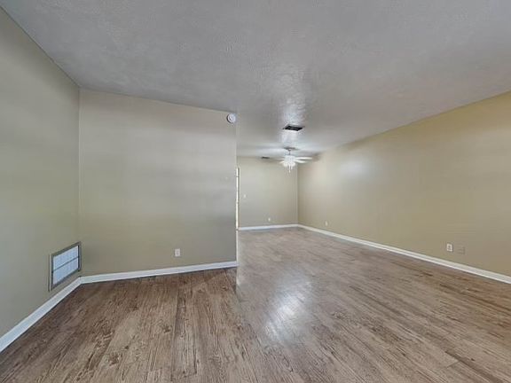 5th image of 12710 Sebring Blvd