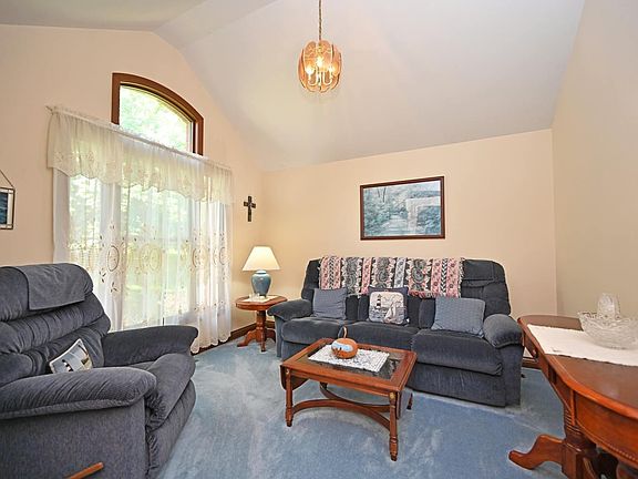 5th image of 21022 Sunnyridge Dr