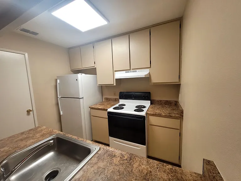 3941 Madison Ave #200 — Photo 13