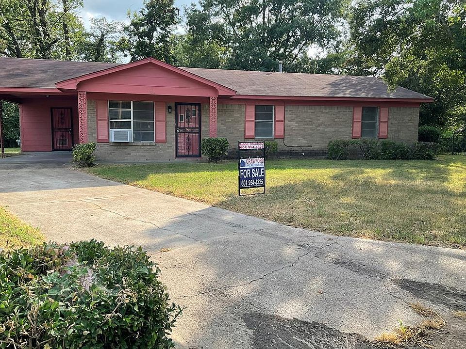 1st image of 108 Kennedy Cir