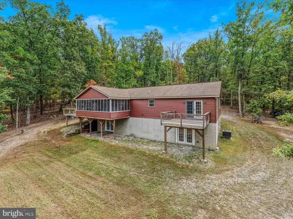 79 Whiskey Still Rd, Berkeley Springs, WV 25411