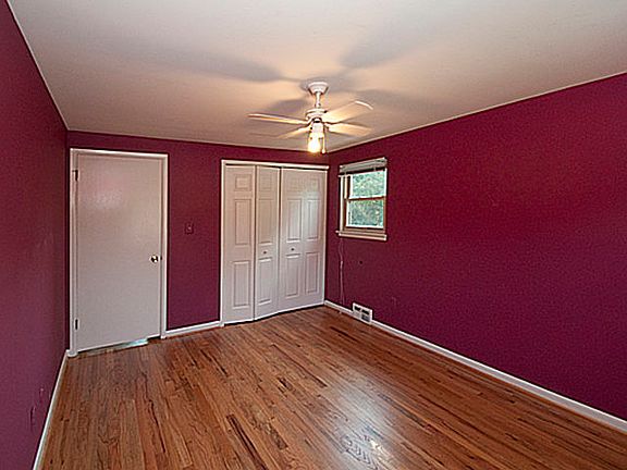 3rd image of 15150 Farmbrook Dr