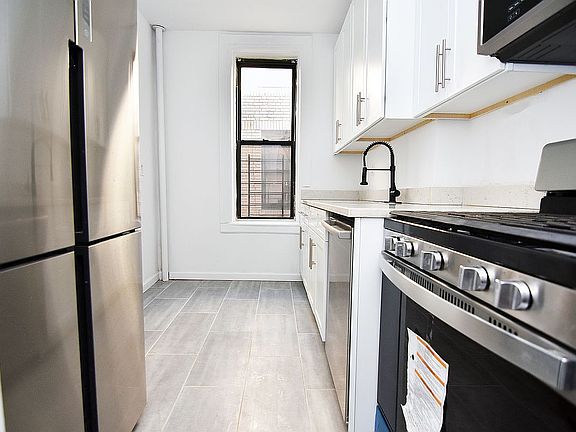 4th image of 3621 Broadway #53