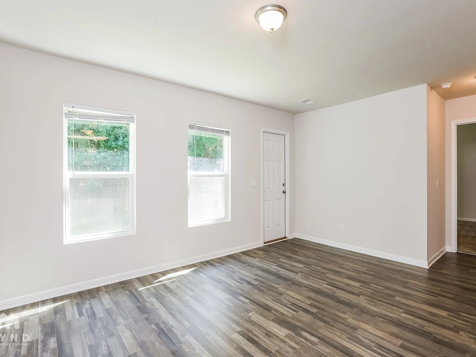 4 bed, 2.0 bath, 1400 sqft, $1,849 — Photo 4