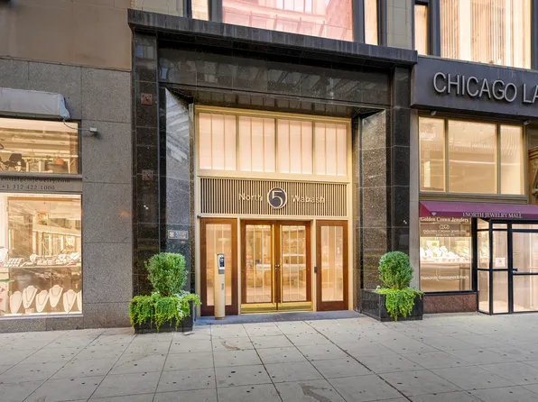 5 N Wabash Ave APT 704, Chicago, IL 60602