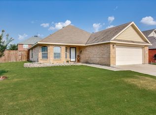 1511 Stanford Dr, Van Alstyne, TX 75495