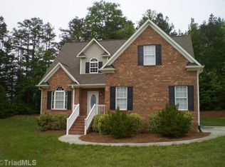 406 Ada Ln, Clemmons, NC 27012