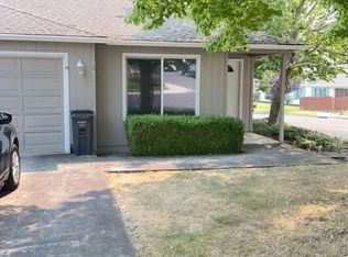 3852-3854 Arrowhead Dr #3852, Medford, OR 97504
