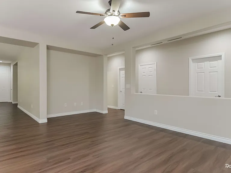 2125 Silvereye Dr — Photo 5