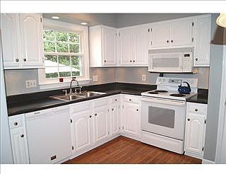 5th image of 407 Karen Ct
