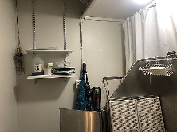 5th image of 24 W Shadbolt St