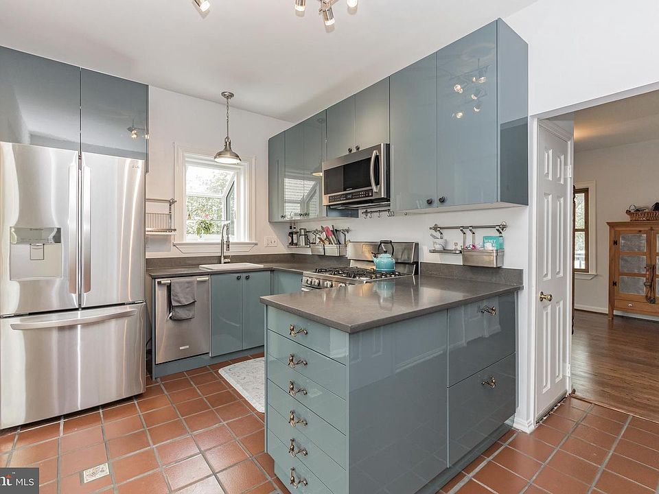 1st image of 207 Laverne Ave