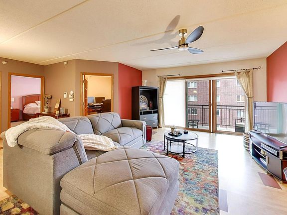 2nd image of 1327 Brown St Unit 407