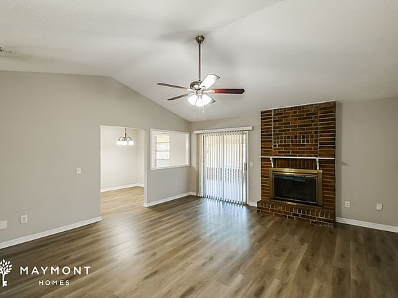 4th image of 2386 Dundee Ct E