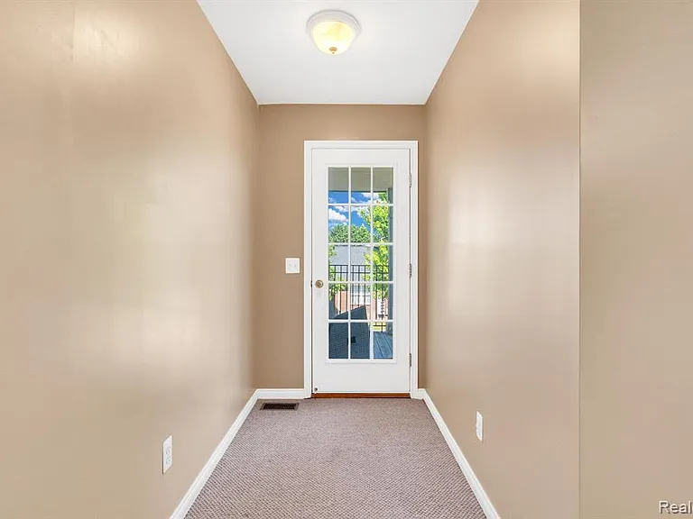 42682 Park Crescent Dr — Photo 29