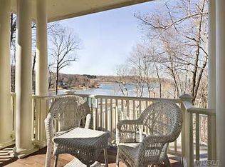 427 River Rd, Saint James, NY 11780