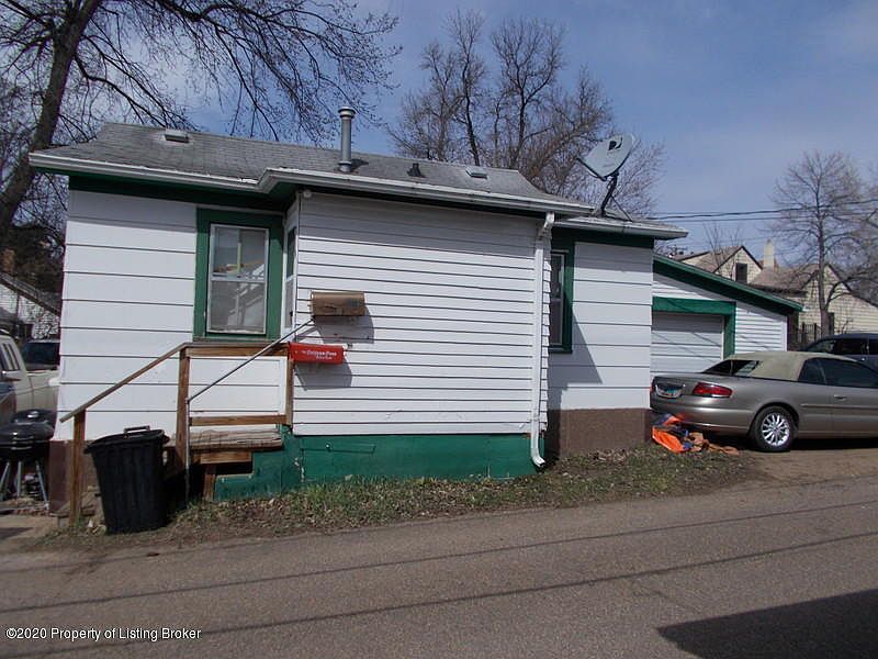 2nd image of 330 1/2 1st Ave W