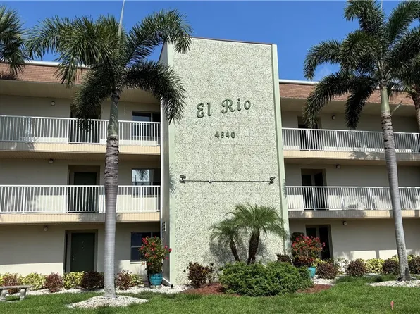 4840 Golf Club Ct APT 11, North Fort Myers, FL 33903