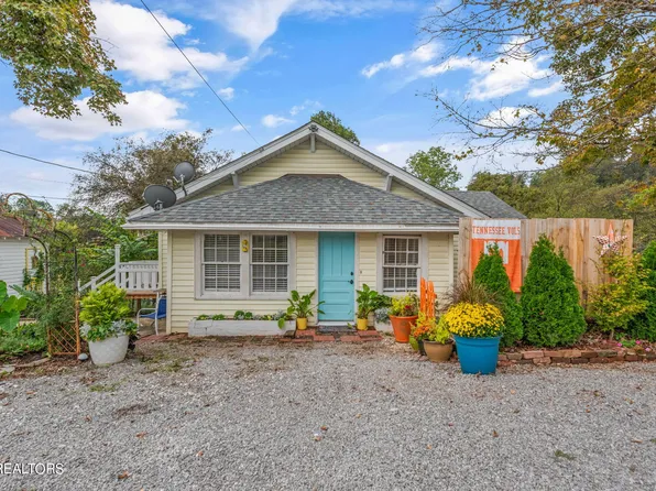 3017 Roseberry Rd, Mascot, TN 37806