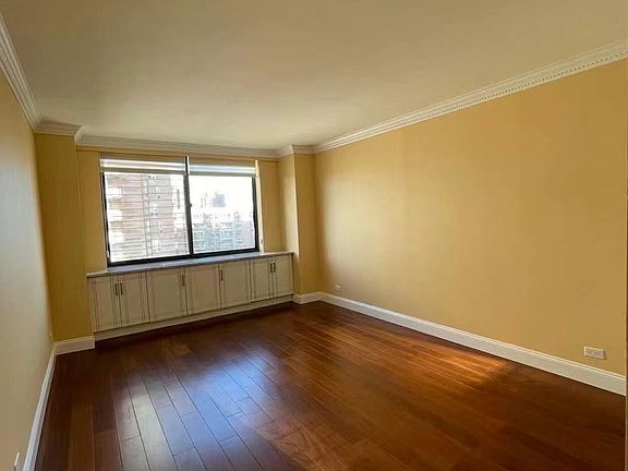 3rd image of 13835 Elder Ave #15