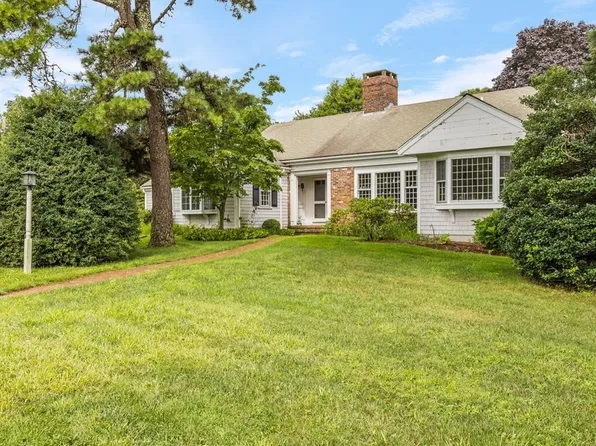 107 Spice Ln, Barnstable, MA 02630
