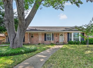 2105 Meadow Ln, Grand Prairie, TX 75050