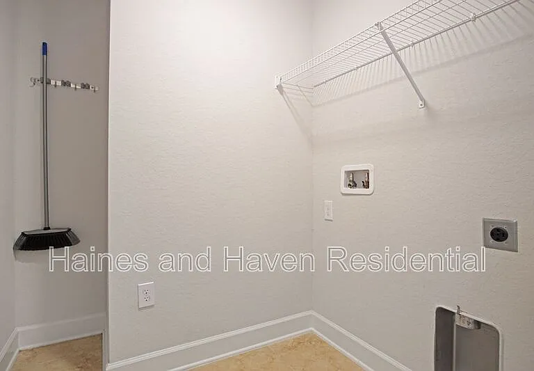 1217 Forest Hills Dr — Photo 26