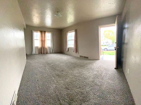 3rd image of 503 S 3rd Ave