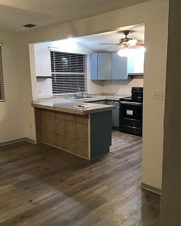 1st image of 2355 Della Dr
