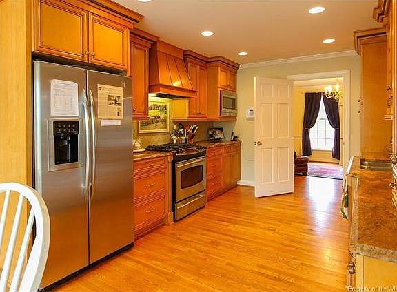 2nd image of 115 Queen Anne Dr
