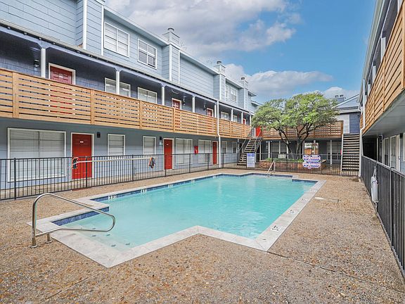 3rd image of 2807 Bachman Dr #101