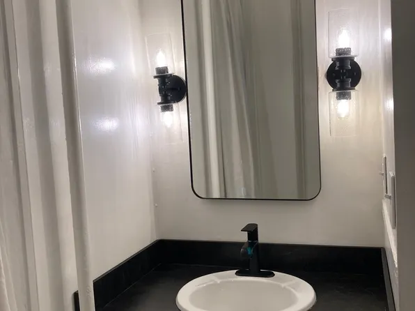2802 Saint Paul St APT 1R, Baltimore, MD 21218