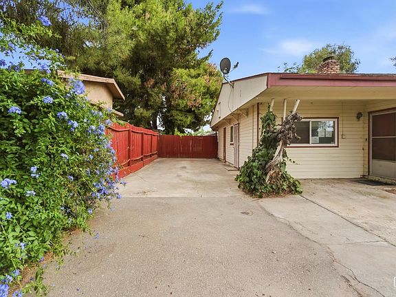 3rd image of 361 Golden Dr