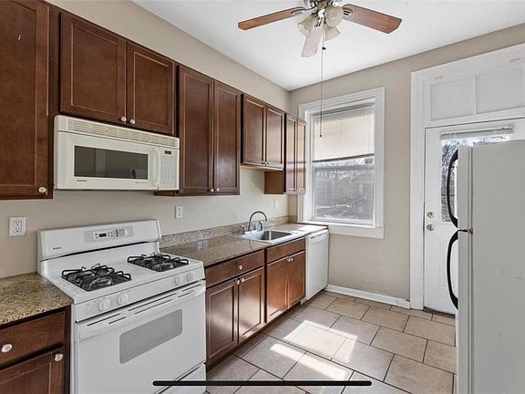 5th image of 3652 Russell Blvd Floor 1