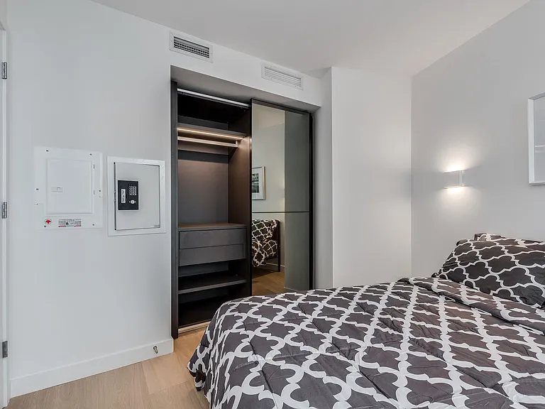1289 Hornby St #1002 — Photo 14