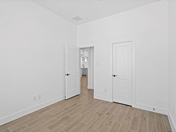 3rd image of 5611 Lighthouse Cove Ln