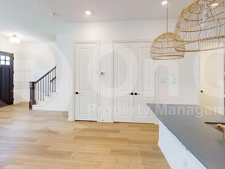 7506 Edgeware Rd — Photo 6
