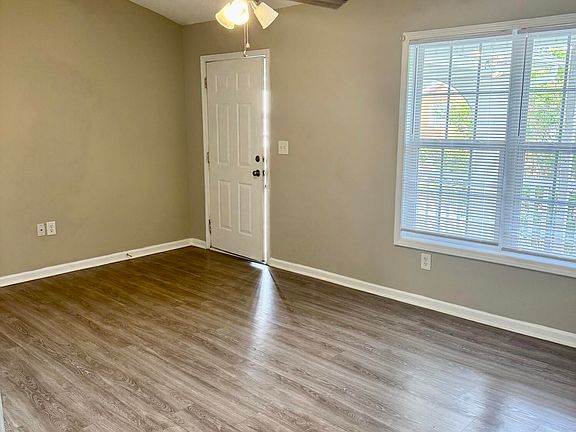 2nd image of 3001 Macgregor Downs Rd APT 202
