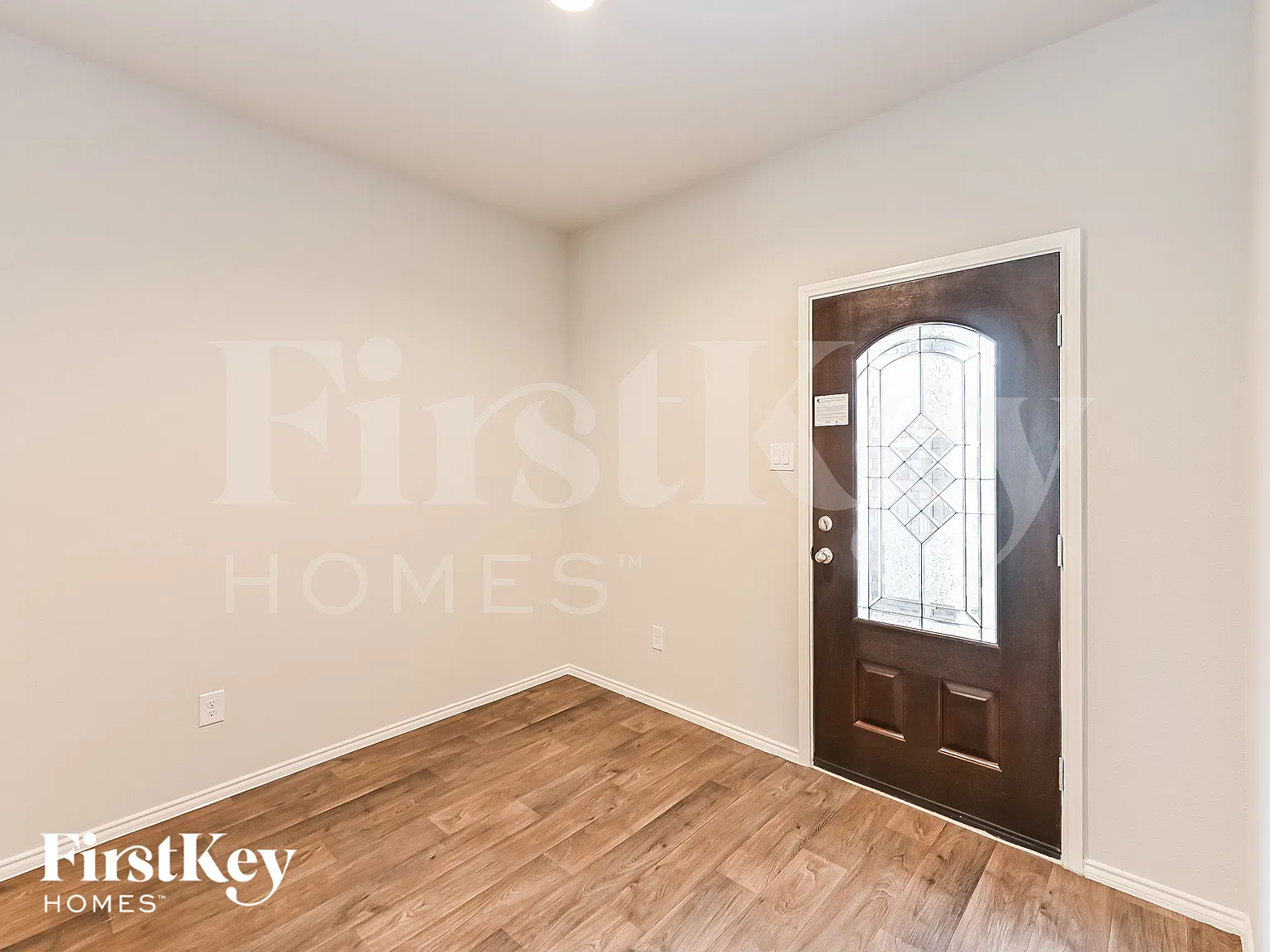 3 bed, 2.0 bath, 1553 sqft, $2,565 — Photo 2