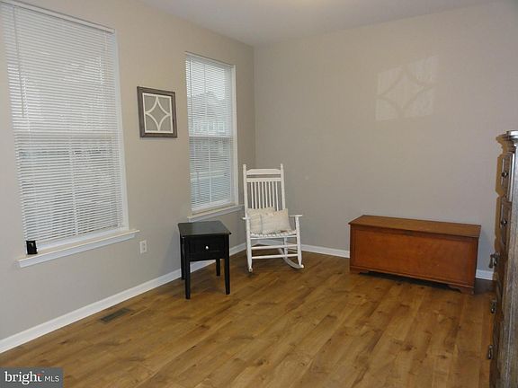 5th image of 1505 E Matisse Dr