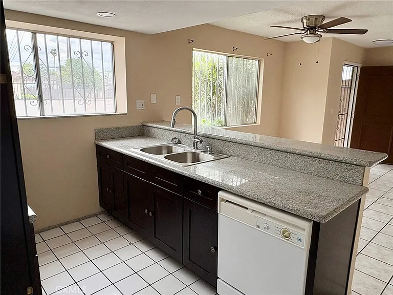 16650 Terrace Ln — Photo 5