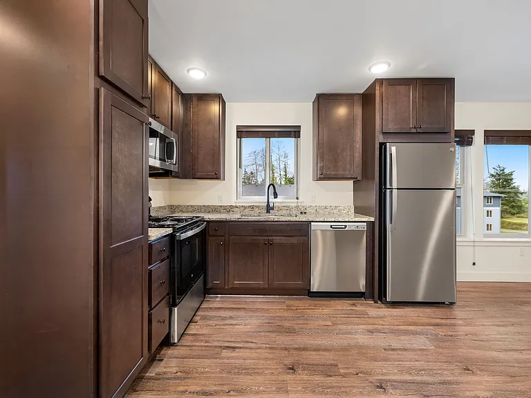 Latitude 46 Apartments — Photo 14