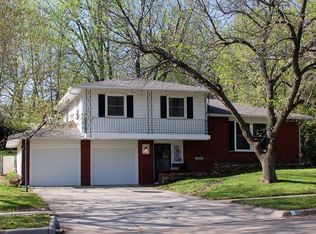 3331 SW 33rd St, Topeka, KS 66614