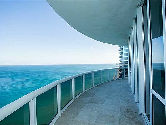 5th image of 16001 Collins Ave APT 3301