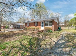 332 Spring Hill Dr, Matthews, NC 28104