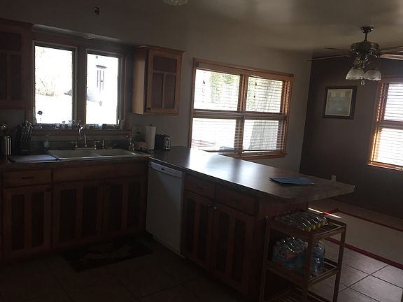2nd image of 2260 Woodlawn St