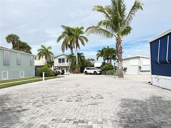 4th image of 549 Nettles Blvd