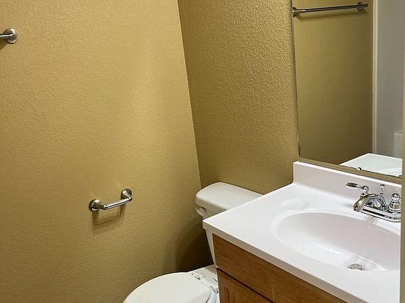 5th image of 140 Meadors Ln #144-B