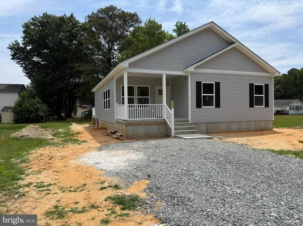 121 Currioman Dr, Montross, VA 22520