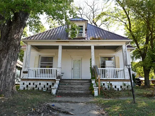 804 N Main St, Nevada, MO 64772